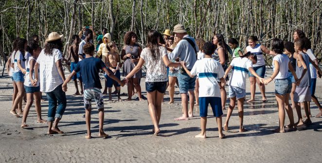 Flautas e manguezais: projeto musical transforma a relação de alunos com o meio ambiente na Zona Oeste do Rio