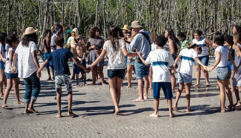 Flautas e manguezais: projeto musical transforma a relação de alunos com o meio ambiente na Zona Oeste do Rio
