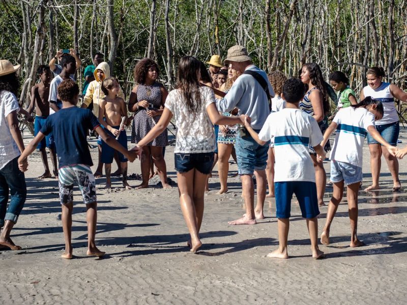 Flautas e manguezais: projeto musical transforma a relação de alunos com o meio ambiente na Zona Oeste do Rio