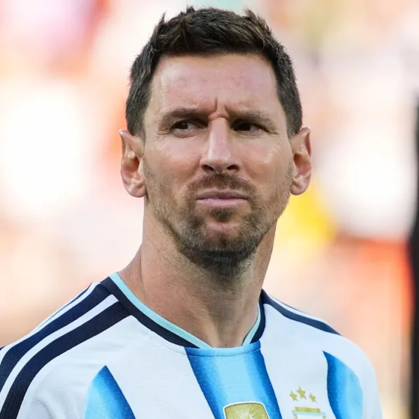Messi se despede do pai em carta emocionada e recebe apoio de Cristiano Ronaldo