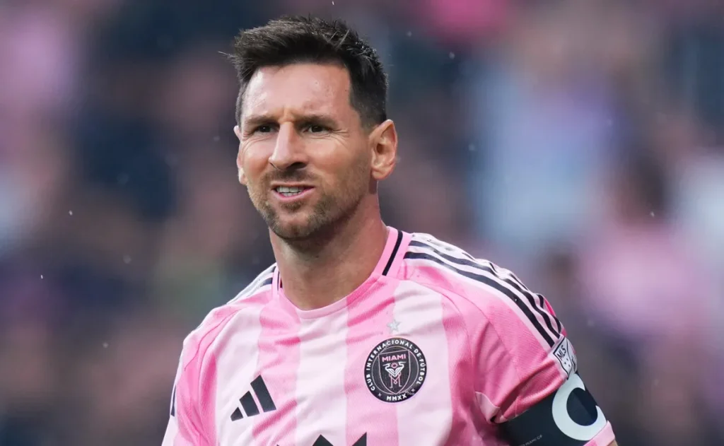 Messi reaparece em Rosario em jogo da quarta divisão e Inter Miami segue sem data para retorno