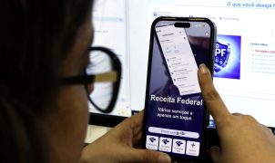 Receita Federal paga terceiro lote de restituição do IR 2026 nesta sexta-feira