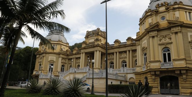 Governo do Rio exonera 30 comissionados e suspende contratos do Instituto Rio Metrópole após investigação de desvio de R$ 80 milhões