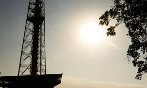 Inmet alerta para baixa umidade em oito estados e no DF; risco de incêndios e problemas de saúde