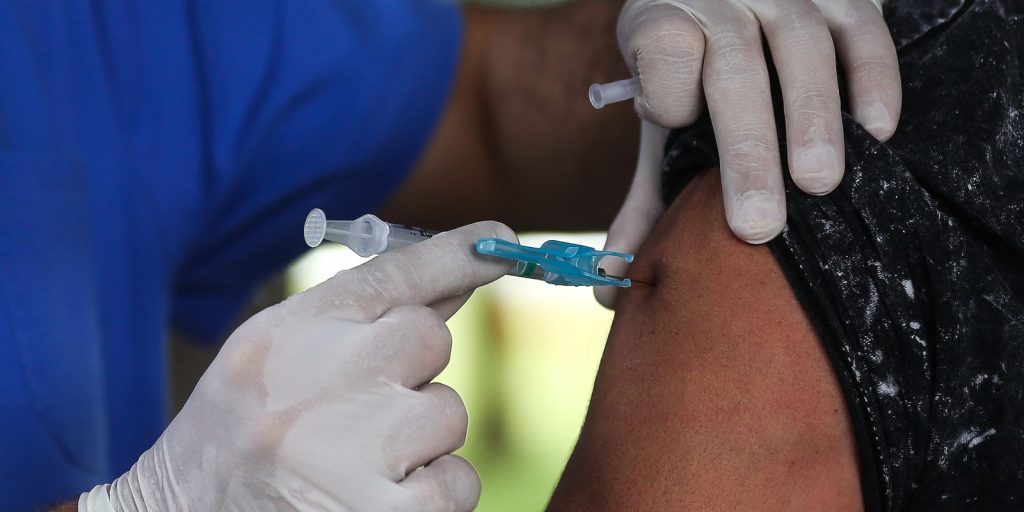 Anvisa aprova vacina Fluprevli contra gripe com eficácia de até 73% em adultos