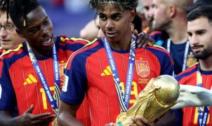 Filhos de imigrantes brilham e Espanha conquista bicampeonato mundial em 2026