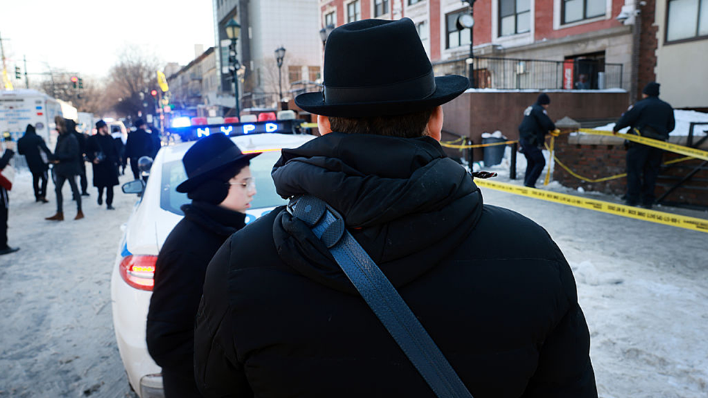 Homem que atropelou sede judaica em Nova York é condenado a seis meses de prisão