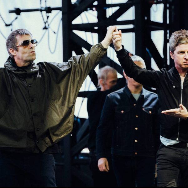 Novo teaser do Oasis sugere shows em Amsterdã e faz referência a briga de 1994