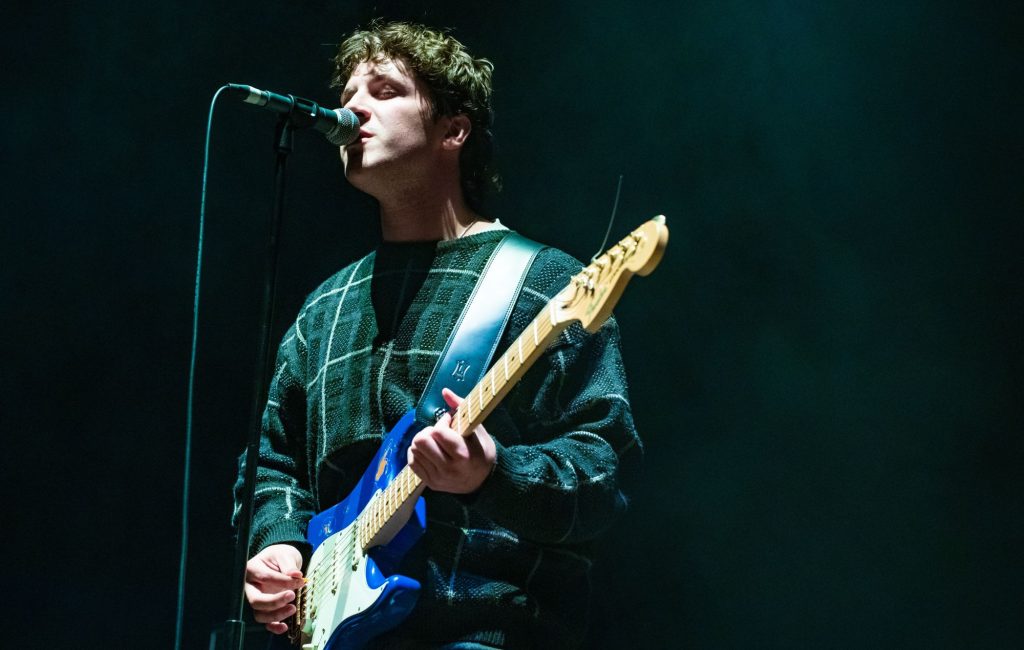 Overpass revela que cover de Harry Styles está moldando novo som: ‘Queremos fazer algo ultrajante’
