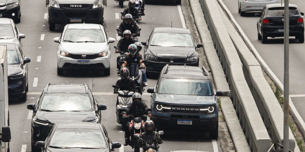 Justiça determina que prefeitura de São Paulo credencie Uber Moto em 48 horas