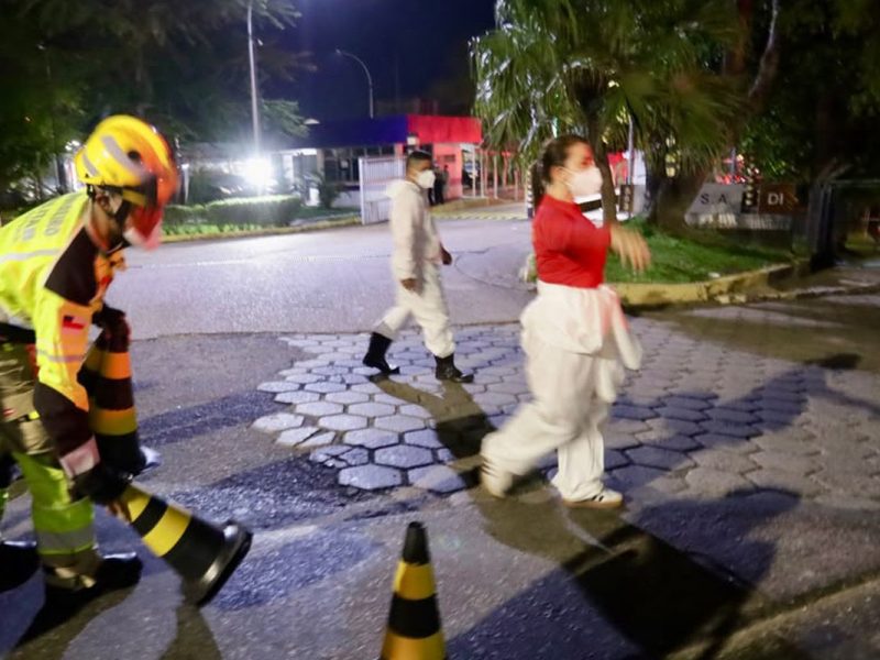 Bombeiros controlam vazamento de gás tóxico em fábrica de Manaus; comitê autoriza retomada de atividades