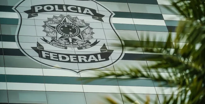 Flávio Bolsonaro apresenta defesa escrita à PF e nega calúnia contra Lula em postagem sobre Maduro