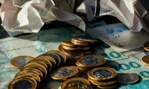 Consumo das famílias impulsiona PIB em maio, mas FGV alerta para sinais de arrefecimento