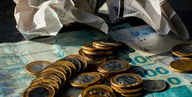 Consumo das famílias impulsiona PIB em maio, mas FGV alerta para sinais de arrefecimento