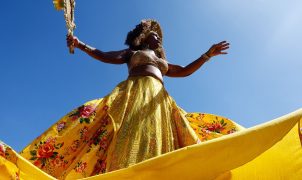 Milhares de mulheres negras ocupam Copacabana em marcha por reparação e bem-viver