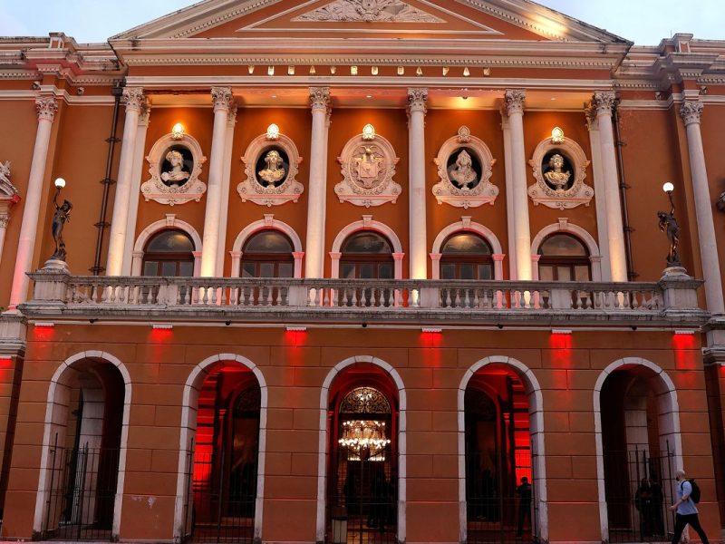 Unesco declara Theatro da Paz e Teatro Amazonas como Patrimônio Mundial Cultural