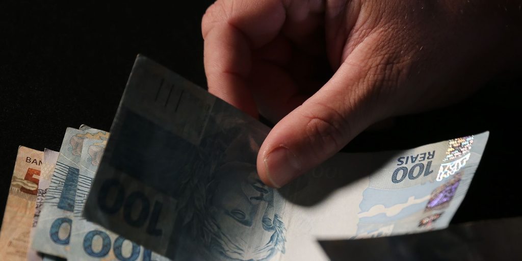 Abono salarial 2026: trabalhadores nascidos em setembro e outubro recebem nesta quarta-feira