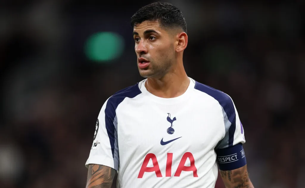 Tottenham fecha acordo para vender Cristian Romero à Inter de Milão, diz imprensa italiana