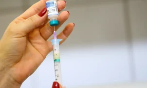 Sarampo em SP: 15 casos confirmados levam a busca ativa por não vacinados e dose extra em crianças