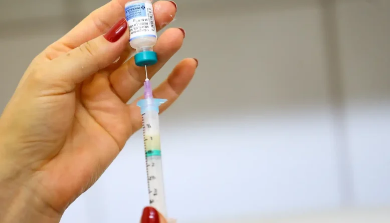 Sarampo em SP: 15 casos confirmados levam a busca ativa por não vacinados e dose extra em crianças