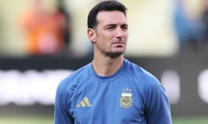 Scaloni lamenta expulsão de Enzo Fernandez e exalta Messi após vice na final da Copa