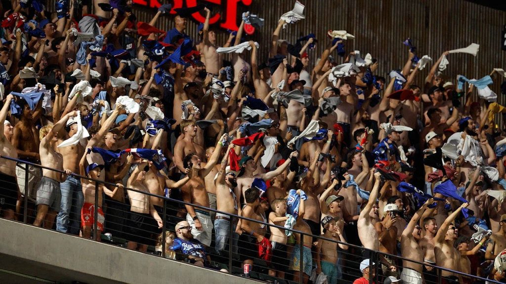 Torcida tarps off quebra jejum de 106 jogos e impulsiona vitória dos Angels sobre Cardinals
