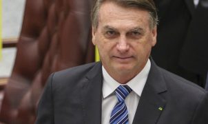 Moraes prorroga prisão domiciliar de Bolsonaro sem prazo definido e determina apreensão de armas