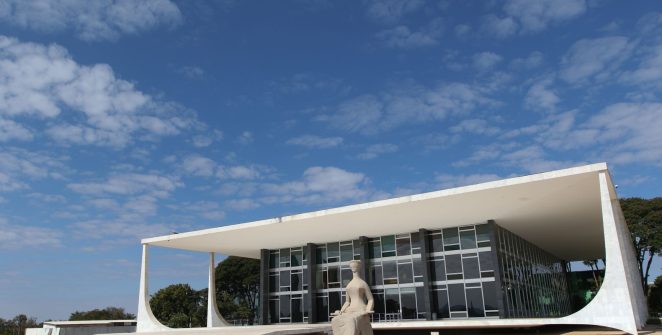 Defesa de Bolsonaro recorre ao STF para mantê-lo em prisão domiciliar e nega falta grave por arma apreendida