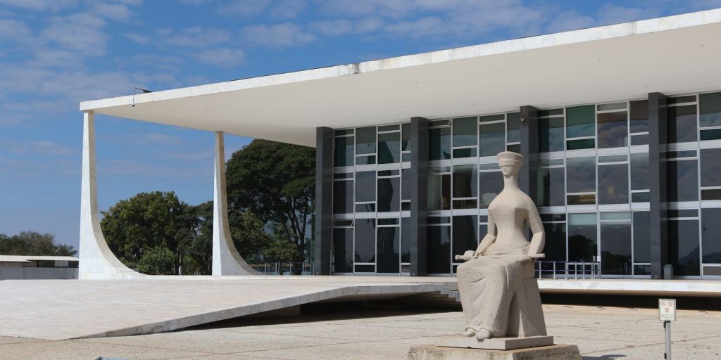 STF retoma julgamento sobre alcance da Lei Maria da Penha e outras ações na pauta
