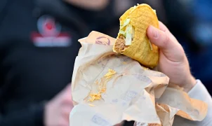 Taco Bell offers discounts on lettuce-free items amid cyclospora outbreak