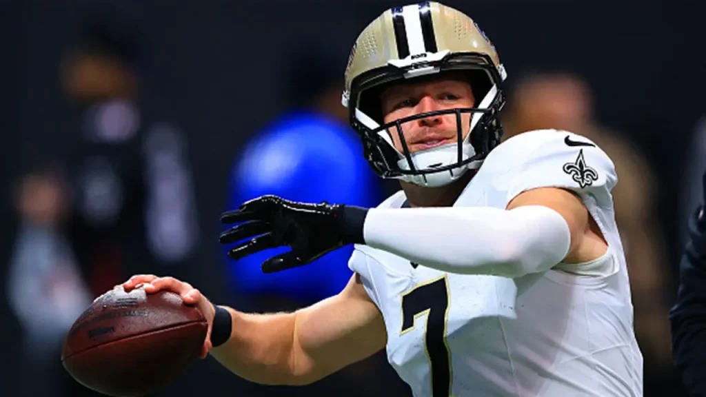 Taysom Hill anuncia saída do New Orleans Saints após nove temporadas e futuro incerto na NFL