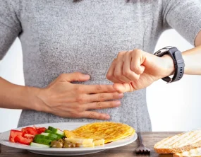 8-hour eating window may reduce cognitive decline in women, study says