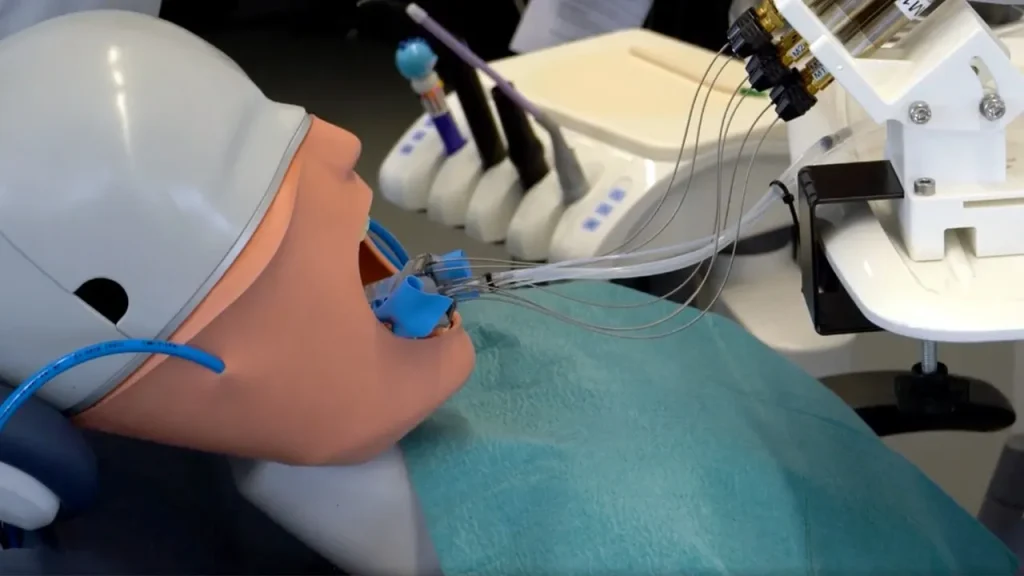 Pesquisadores suíços desenvolvem minirrobô dentário que pode reduzir consultas para coroas