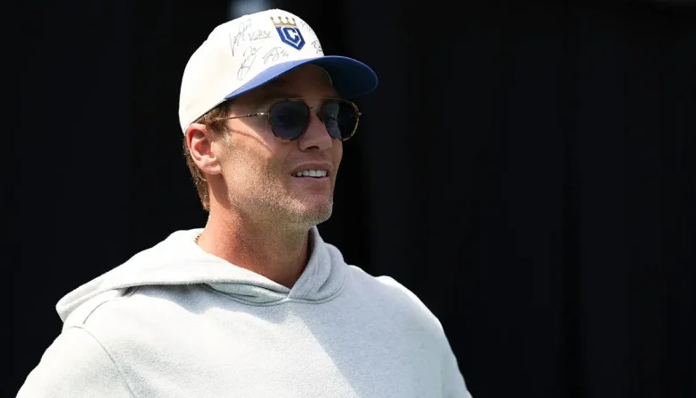 NFL fans blast Chris Simms for low placement of Tom Brady on QB rankings
