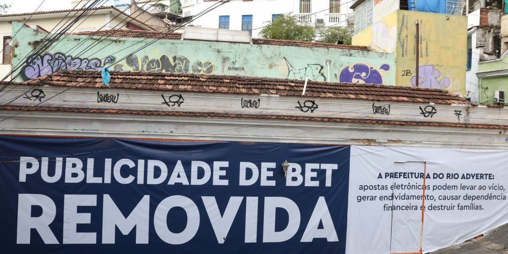 Belo Horizonte segue Rio e proíbe publicidade de bets em espaços públicos; ANJL promete recorrer