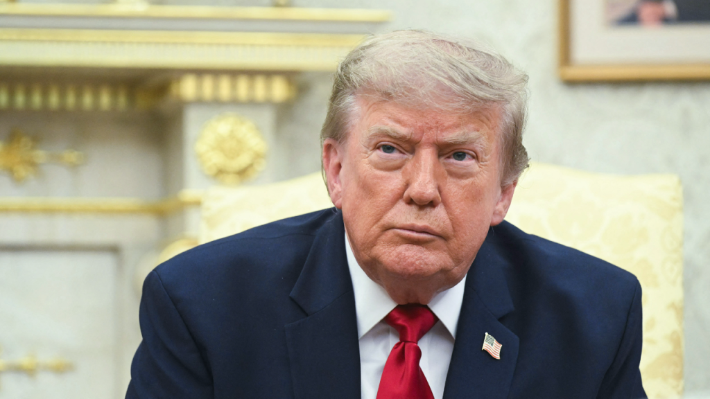 Indicado de Trump ao cargo de diretor de inteligência enfrenta nova sabatina no Senado após impasse político
