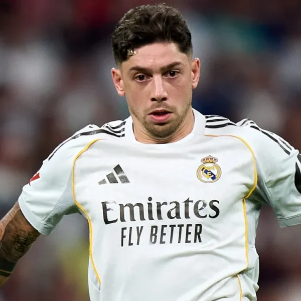 Valverde assume braçadeira de capitão do Real Madrid e destaca influência de Modric e Kroos