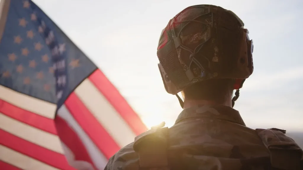 Republicanos propõem cortes em benefícios de veteranos para custear pacote; democratas rejeitam