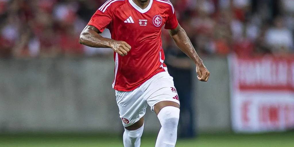 STJD suspende zagueiro do Inter até Gabriel Pec voltar a treinar; punição tem prazo máximo de 180 dias