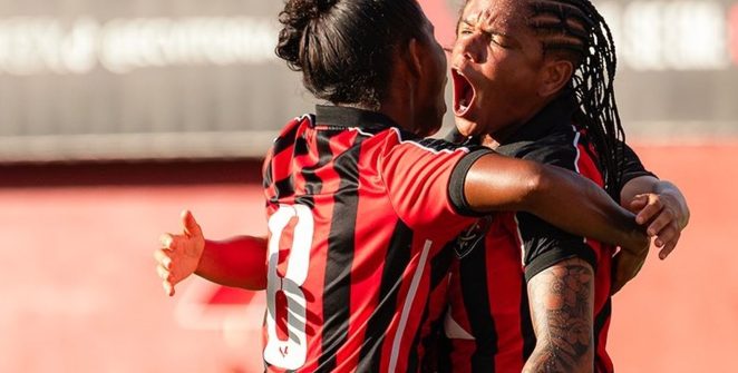 Vitória vence Botafogo por 2 a 0 no Barradão e deixa lanterna do Brasileirão Feminino