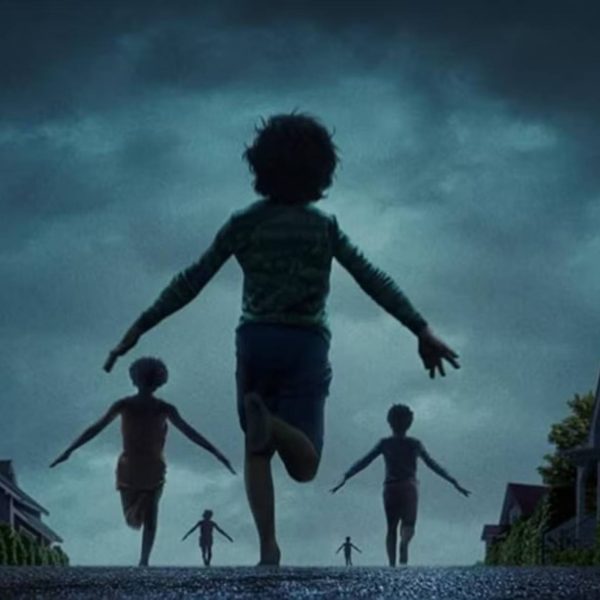 Diretor de Weapons Zach Cregger desenvolve filme de terror baseado no meme viral Siren Head