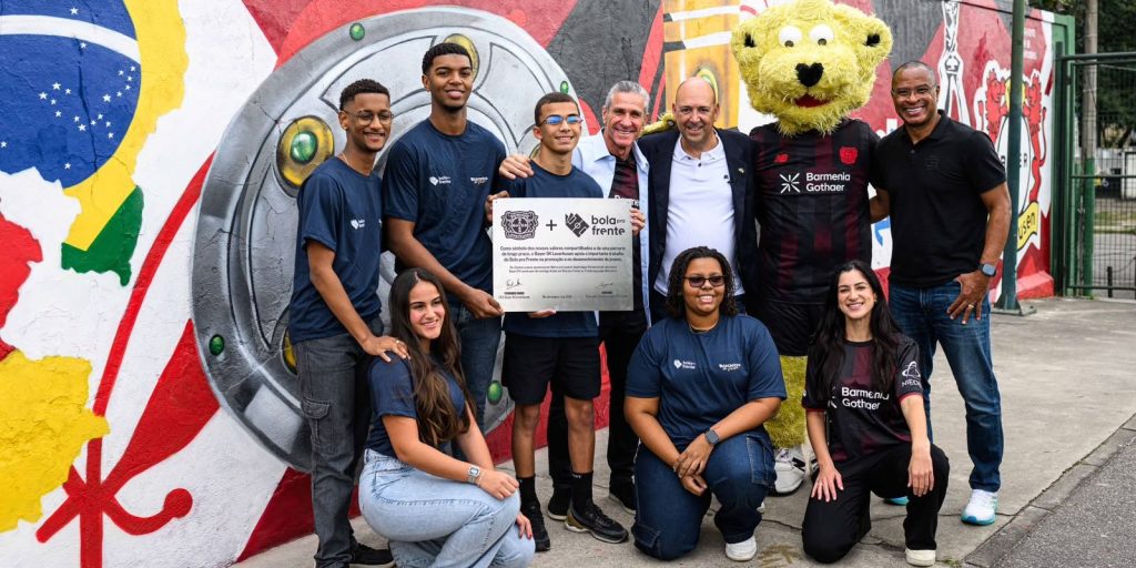 Bayer Leverkusen firma parceria com Instituto Bola pra Frente, de Jorginho, e levará dez jovens do Complexo do Muquiço para intercâmbio na Alemanha