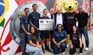 Bayer Leverkusen firma parceria com Instituto Bola pra Frente, de Jorginho, e levará dez jovens do Complexo do Muquiço para intercâmbio na Alemanha