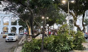 Ventania de até 105 km/h provoca apagão, paralisa metrô e fecha aeroportos no Rio