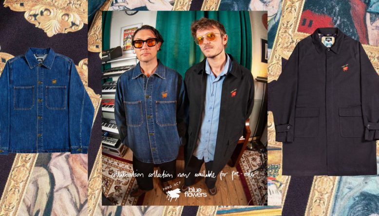 Yard Act lança collab de roupas com Blue Flowers; trench coat traz pinturas dos integrantes