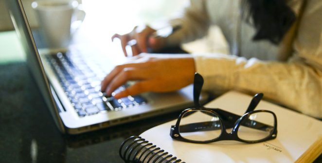 Mulheres são 54,4% da força de trabalho em seguros, mas ocupam só 28,5% dos cargos de gestão, aponta Susep