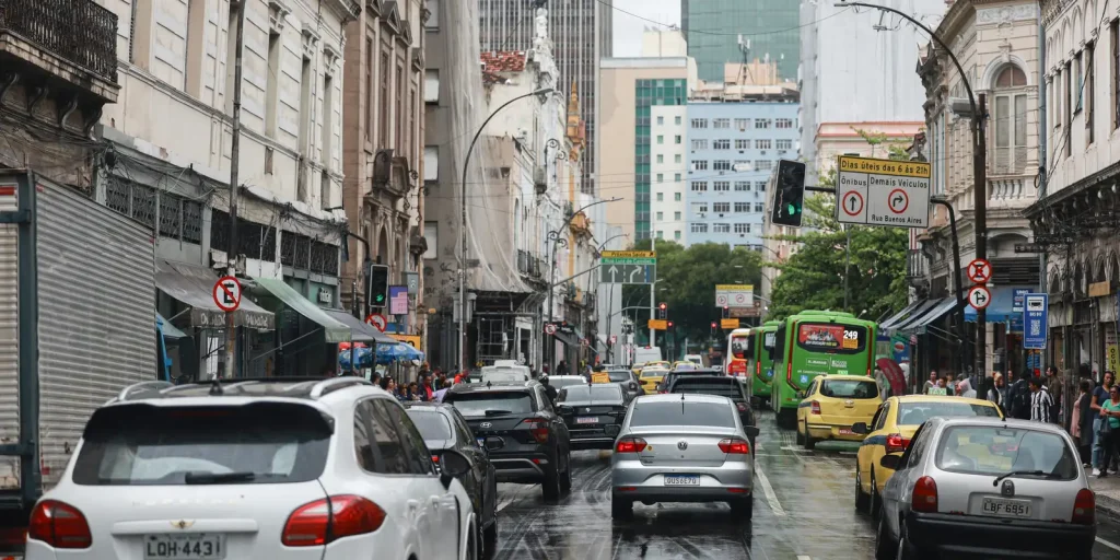 Seguradoras alertam: adesivos eleitorais podem levar à perda da cobertura do seguro