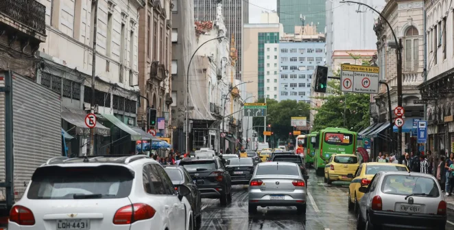 Seguradoras alertam: adesivos eleitorais podem levar à perda da cobertura do seguro