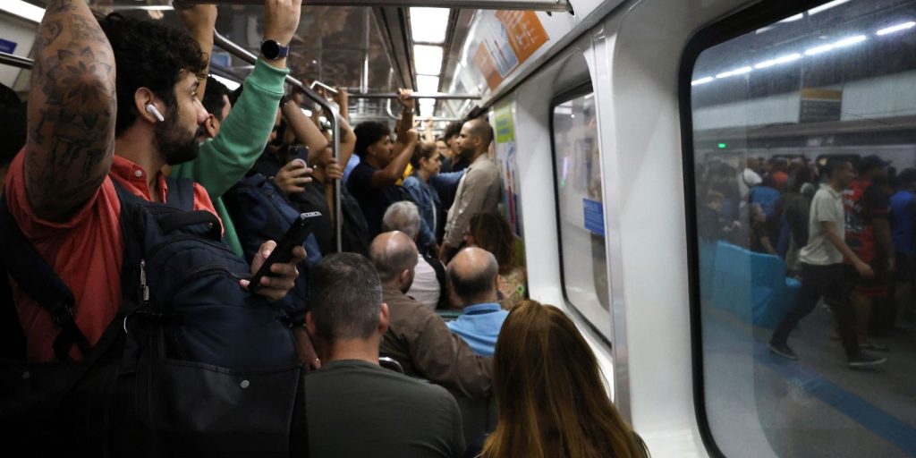 Rio antecipa horário de pico de trens, metrô e VLT por causa de ventos fortes