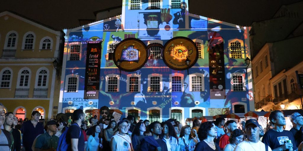 Flipelô abre 10ª edição em Salvador com homenagem a Myriam Fraga e presença de escritores baianos